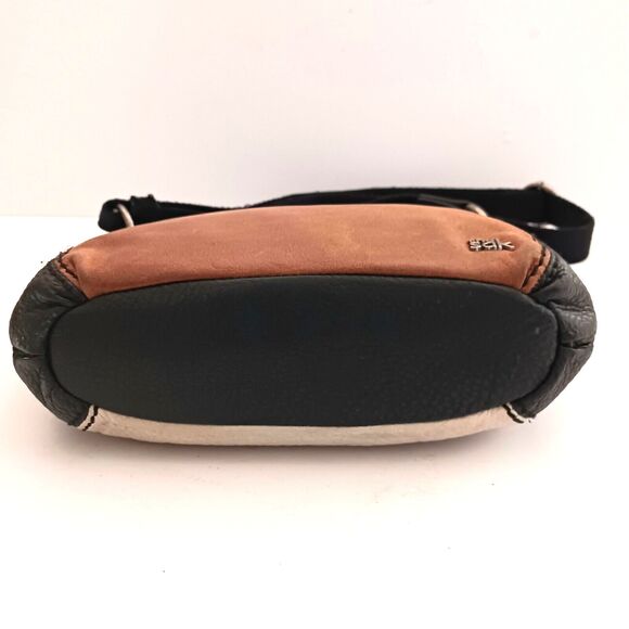 The Sak Laurel Crossbody Bag Colorblock Tri Color Pebble Leather Blk/Brown/Ivory - Picture 4 of 6
